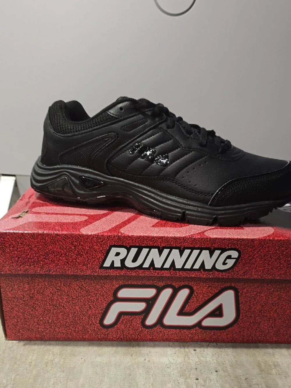 Fila Men's All-Black Athletic Running Shoe